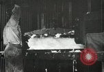 Standbild Pressen die Fusseln aus Baumwolle New Orleans Louisiana USA, 1919, aus Sekunde 20 historischem Filmmaterial Videoclip 65675022212