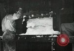 Standbild Pressen die Fusseln aus Baumwolle New Orleans Louisiana USA, 1919, aus Sekunde 29 historischem Filmmaterial Videoclip 65675022212