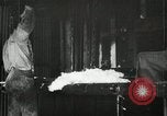 Standbild Pressen die Fusseln aus Baumwolle New Orleans Louisiana USA, 1919, aus Sekunde 36 historischem Filmmaterial Videoclip 65675022212