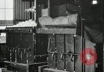 Standbild Pressen die Fusseln aus Baumwolle New Orleans Louisiana USA, 1919, aus Sekunde 51 historischem Filmmaterial Videoclip 65675022212