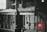 Standbild Pressen die Fusseln aus Baumwolle New Orleans Louisiana USA, 1919, aus Sekunde 53 historischem Filmmaterial Videoclip 65675022212