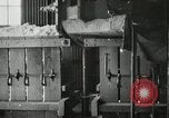 Standbild Pressen die Fusseln aus Baumwolle New Orleans Louisiana USA, 1919, aus Sekunde 55 historischem Filmmaterial Videoclip 65675022212