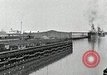 Immagine di Nave che entra in porto interno canal New Orleans Louisiana USA, 1929, secondo 20 filmato di repertorio 65675022220