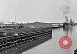 Immagine di Nave che entra in porto interno canal New Orleans Louisiana USA, 1929, secondo 22 filmato di repertorio 65675022220