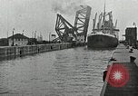 Immagine di Nave che entra in porto interno canal New Orleans Louisiana USA, 1929, secondo 41 filmato di repertorio 65675022220