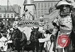Standbild Prozession während des Mardi Gras Carnival New Orleans Louisiana USA, 1929, aus Sekunde 29 historischem Filmmaterial Videoclip 65675022222