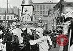 Standbild Prozession während des Mardi Gras Carnival New Orleans Louisiana USA, 1929, aus Sekunde 30 historischem Filmmaterial Videoclip 65675022222
