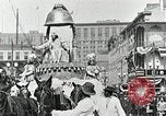 Standbild Prozession während des Mardi Gras Carnival New Orleans Louisiana USA, 1929, aus Sekunde 31 historischem Filmmaterial Videoclip 65675022222