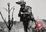 Standbild Rifle Squad in Angriff United States USA, 1965, aus Sekunde 31 historischem Filmmaterial Videoclip 65675022233
