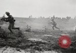 Standbild Rifle Squad in Angriff United States USA, 1965, aus Sekunde 32 historischem Filmmaterial Videoclip 65675022233