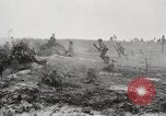 Standbild Rifle Squad in Angriff United States USA, 1965, aus Sekunde 33 historischem Filmmaterial Videoclip 65675022233
