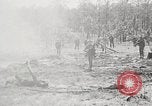 Standbild Sergeant Collins' Team Fortschritte United States USA, 1965, aus Sekunde 27 historischem Filmmaterial Videoclip 65675022234