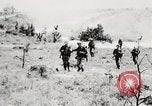 Standbild Seargent Collins' Team Fortschritte United States USA, 1965, aus Sekunde 5 historischem Filmmaterial Videoclip 65675022236