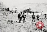 Standbild Seargent Collins' Team Fortschritte United States USA, 1965, aus Sekunde 7 historischem Filmmaterial Videoclip 65675022236