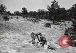 Standbild Seargent Collins' Team Fortschritte United States USA, 1965, aus Sekunde 17 historischem Filmmaterial Videoclip 65675022236