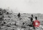 Standbild Seargent Collins' Team Fortschritte United States USA, 1965, aus Sekunde 45 historischem Filmmaterial Videoclip 65675022236