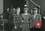 Standbild Andrews Sisters United States USA, 1944, aus Sekunde 14 historischem Filmmaterial Videoclip 65675022241