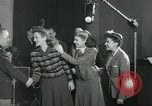 Standbild Andrews Sisters United States USA, 1944, aus Sekunde 25 historischem Filmmaterial Videoclip 65675022241
