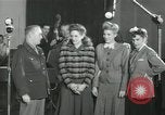 Standbild Andrews Sisters United States USA, 1944, aus Sekunde 42 historischem Filmmaterial Videoclip 65675022241