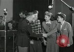 Standbild Andrews Sisters United States USA, 1944, aus Sekunde 25 historischem Filmmaterial Videoclip 65675022242