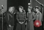 Standbild Andrews Sisters United States USA, 1944, aus Sekunde 42 historischem Filmmaterial Videoclip 65675022242