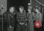 Standbild Andrews Sisters United States USA, 1944, aus Sekunde 43 historischem Filmmaterial Videoclip 65675022242