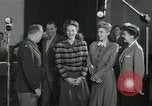Standbild Andrews Sisters United States USA, 1944, aus Sekunde 47 historischem Filmmaterial Videoclip 65675022242