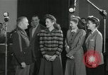 Standbild Andrews Sisters United States USA, 1944, aus Sekunde 50 historischem Filmmaterial Videoclip 65675022242