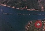 Standbild Die japanischen U-Boote die unternommen werden um das Meer Sasebo Bay Japan, 1946, aus Sekunde 7 historischem Filmmaterial Videoclip 65675022269