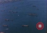 Standbild Die japanischen U-Boote die unternommen werden um das Meer Sasebo Bay Japan, 1946, aus Sekunde 23 historischem Filmmaterial Videoclip 65675022269