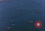 Standbild Die japanischen U-Boote die unternommen werden um das Meer Sasebo Bay Japan, 1946, aus Sekunde 24 historischem Filmmaterial Videoclip 65675022269