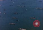 Standbild Die japanischen U-Boote die unternommen werden um das Meer Sasebo Bay Japan, 1946, aus Sekunde 25 historischem Filmmaterial Videoclip 65675022269