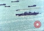 Standbild Die japanischen U-Boote die unternommen werden um das Meer Sasebo Bay Japan, 1946, aus Sekunde 33 historischem Filmmaterial Videoclip 65675022269
