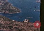 Standbild Die japanischen U-Boote die unternommen werden um das Meer Sasebo Bay Japan, 1946, aus Sekunde 44 historischem Filmmaterial Videoclip 65675022269