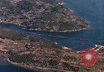 Standbild Die japanischen U-Boote die unternommen werden um das Meer Sasebo Bay Japan, 1946, aus Sekunde 48 historischem Filmmaterial Videoclip 65675022269