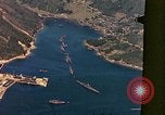 Standbild Die japanischen U-Boote die unternommen werden um das Meer Sasebo Bay Japan, 1946, aus Sekunde 56 historischem Filmmaterial Videoclip 65675022269