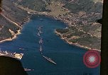 Standbild Die japanischen U-Boote die unternommen werden um das Meer Sasebo Bay Japan, 1946, aus Sekunde 60 historischem Filmmaterial Videoclip 65675022269