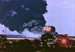 Standbild Explosion in Pearl Harbor Pearl Harbor Hawaii USA, 1946, aus Sekunde 37 historischem Filmmaterial Videoclip 65675022270