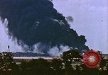 Standbild Explosion in Pearl Harbor Pearl Harbor Hawaii USA, 1946, aus Sekunde 61 historischem Filmmaterial Videoclip 65675022270