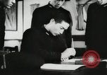 Standbild Japanische Marine Personal bereiten Angriff auf Pearl Habor Pacific Theater, 1941, aus Sekunde 32 historischem Filmmaterial Videoclip 65675022278