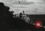 Standbild Offiziere auf Japanischen Uboot plot Position und Navigieren Indischer Ozean, 1942, aus Sekunde 3 historischem Filmmaterial Videoclip 65675022283