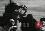 Standbild Offiziere auf Japanischen Uboot plot Position und Navigieren Indischer Ozean, 1942, aus Sekunde 20 historischem Filmmaterial Videoclip 65675022283