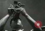 Standbild Offiziere auf Japanischen Uboot plot Position und Navigieren Indischer Ozean, 1942, aus Sekunde 24 historischem Filmmaterial Videoclip 65675022283