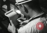 Standbild Offiziere auf Japanischen Uboot plot Position und Navigieren Indischer Ozean, 1942, aus Sekunde 36 historischem Filmmaterial Videoclip 65675022283