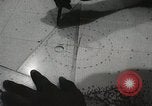 Standbild Offiziere auf Japanischen Uboot plot Position und Navigieren Indischer Ozean, 1942, aus Sekunde 50 historischem Filmmaterial Videoclip 65675022283
