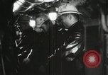 Image Les marins japonais sur Seconde Guerre Mondiale sous-marin Océan Indien, 1942, de la seconde 53 séquences d'archives historiques vidéo 65675022284