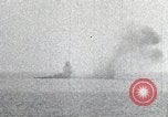 Standbild erfasst japanischen U-Boot explodiert Sasebo Japan, 1946, aus Sekunde 50 historischem Filmmaterial Videoclip 65675022290