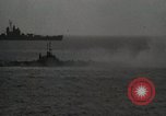 Standbild japanischen U-Boot sinkt Japan, 1946, aus Sekunde 4 historischem Filmmaterial Videoclip 65675022293