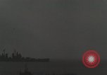 Standbild japanischen U-Boot sinkt Japan, 1946, aus Sekunde 28 historischem Filmmaterial Videoclip 65675022293