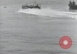 Standbild japanischen U-Boot und Schnellboot Yokosuka Yokosuka Japan Hafen, 1940, aus Sekunde 58 historischem Filmmaterial Videoclip 65675022296